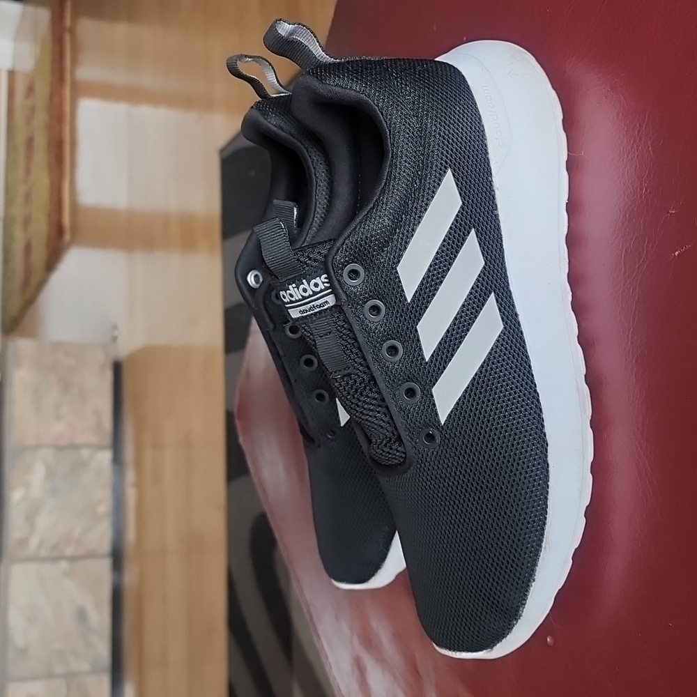 Adidas: Cloudfoam black/white, Youth size 4